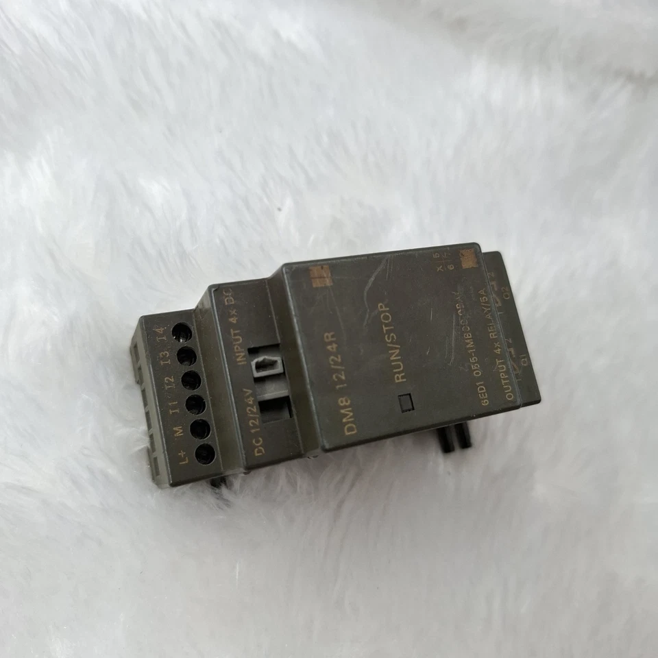 COSMETIC DAMAGED SIEMENS LOGO EXPANSION MODULE DM8 12/24R DC12/24V 6ED1055-1MB00